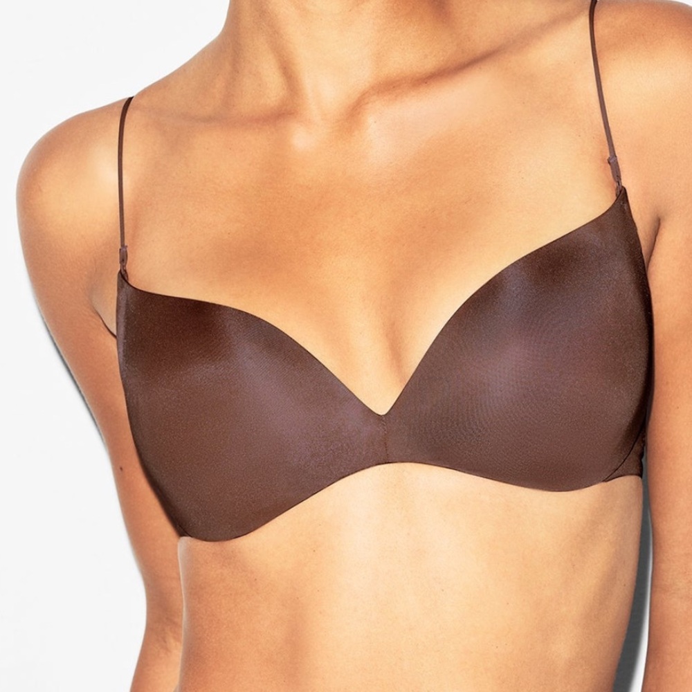 SKIMS 🤎 Wireless Form Micro Strap Plunge Bra, 32D NWT Cocoa
